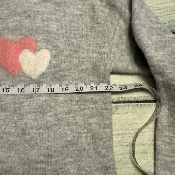Wallpapher soft gray with pink and white hearts sweater. L - Picture 5 of 8